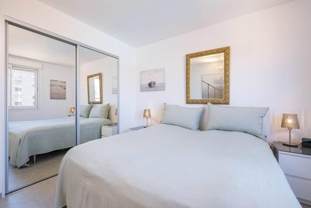 119-Magnificent Beach Front Apartment, Fuengirola Eksteriør billede